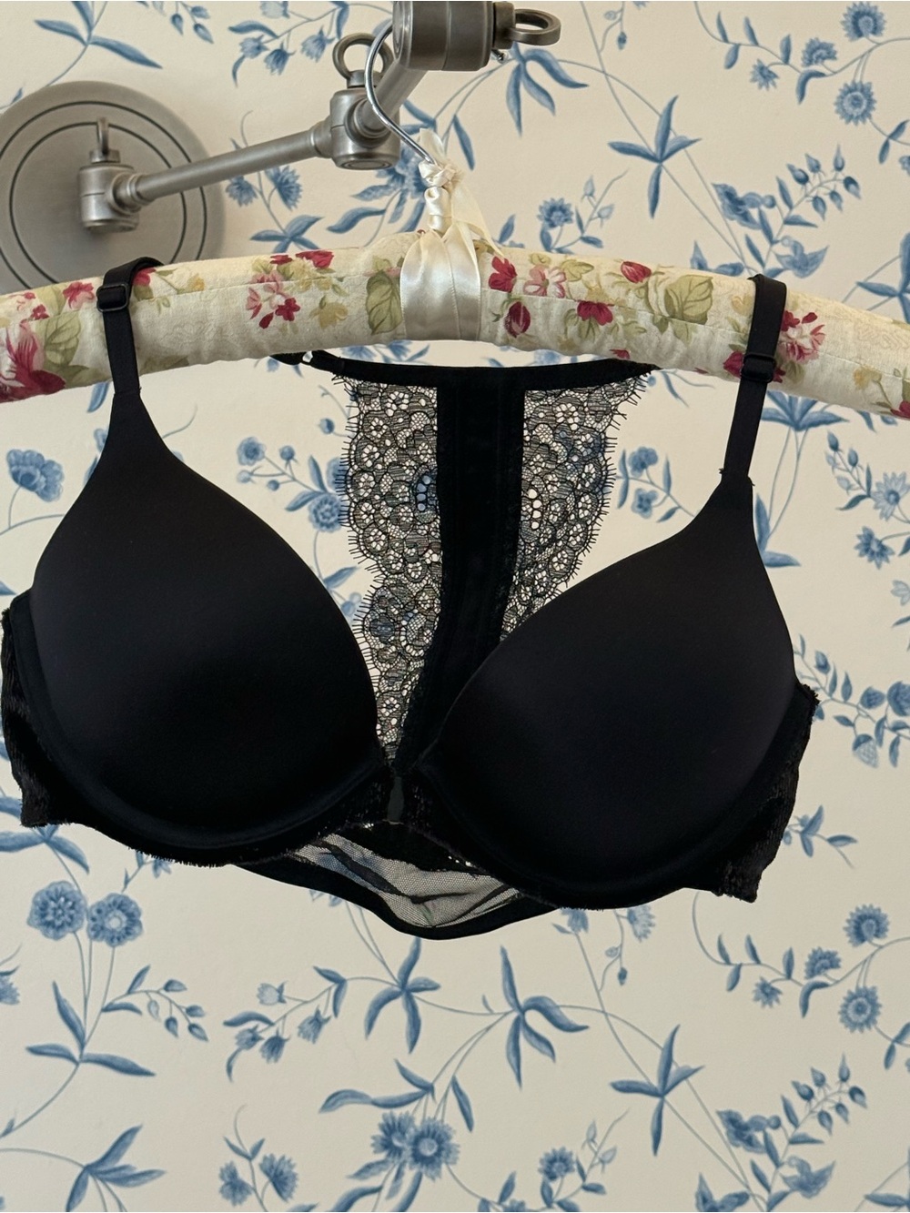 Victoria's Secret Black Lace-Back Bra Sz 34B